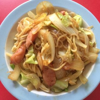 しらたきでボリュームアップの焼きそば